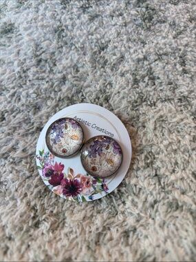 Poppy Floral Glass Cabachon Pierced Earrings NWT HC .75”